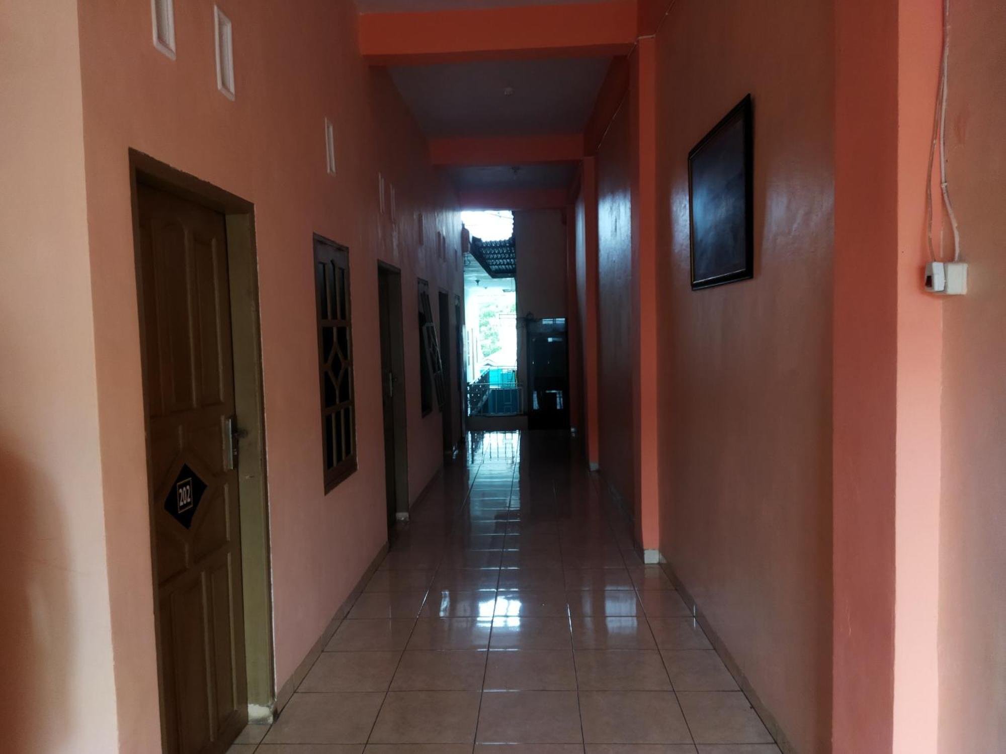 נקסר Oyo 92231 Penginapan Tanjung Alang Syariah מראה חיצוני תמונה